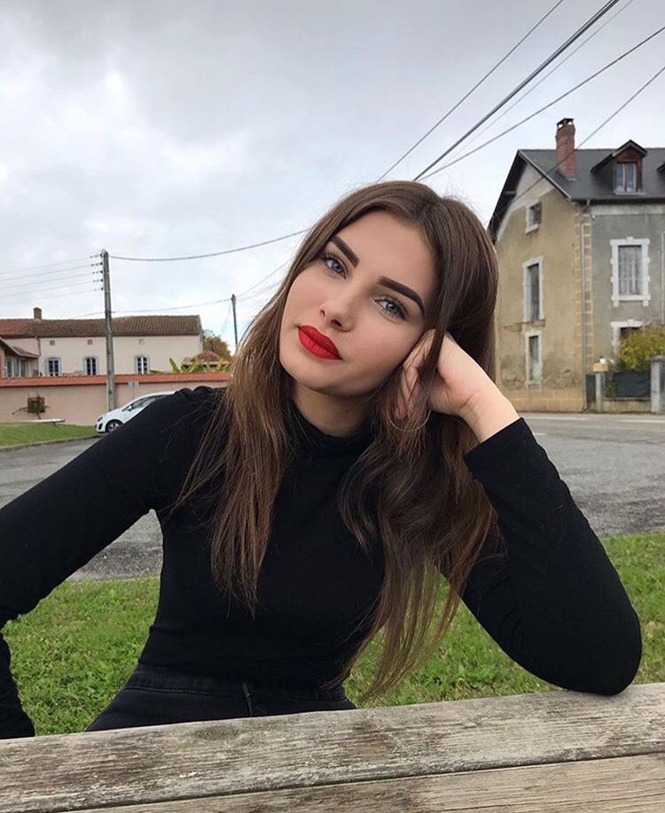 Black Ping stars with a smiley face